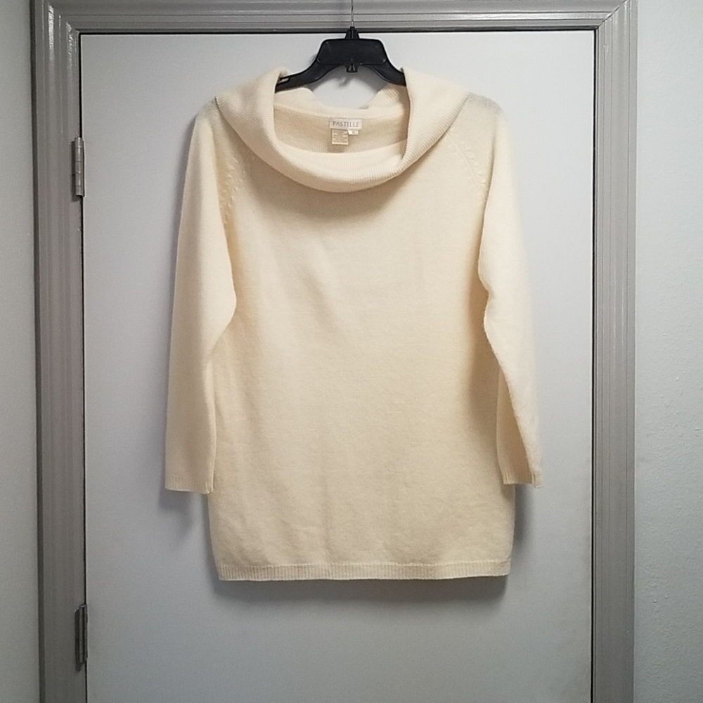 Oversized cream sweater
